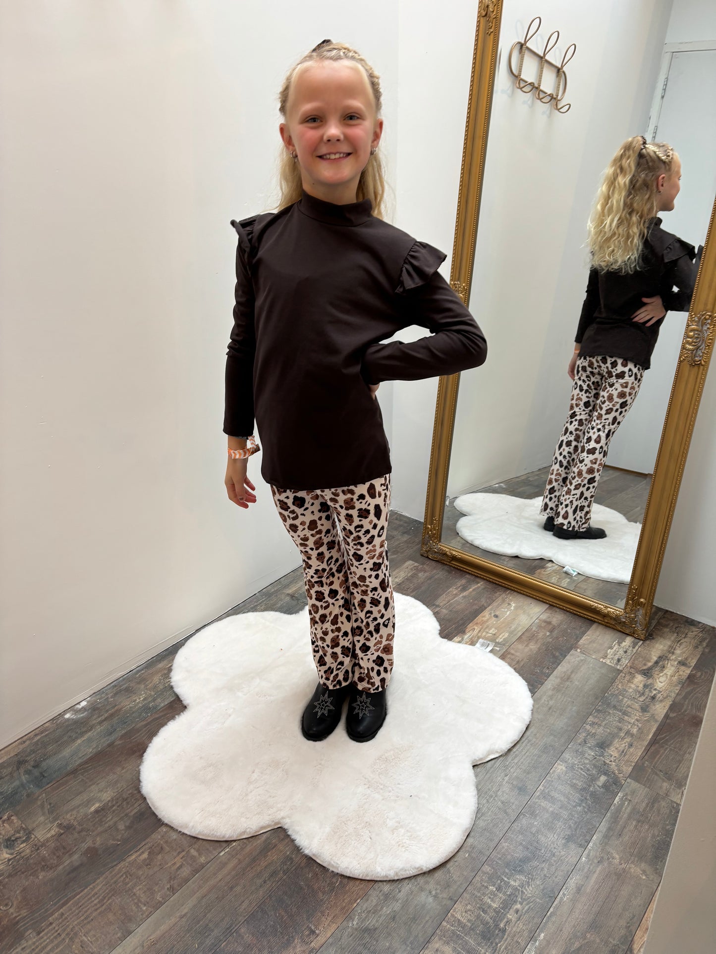 Flaired leopard | Bruin