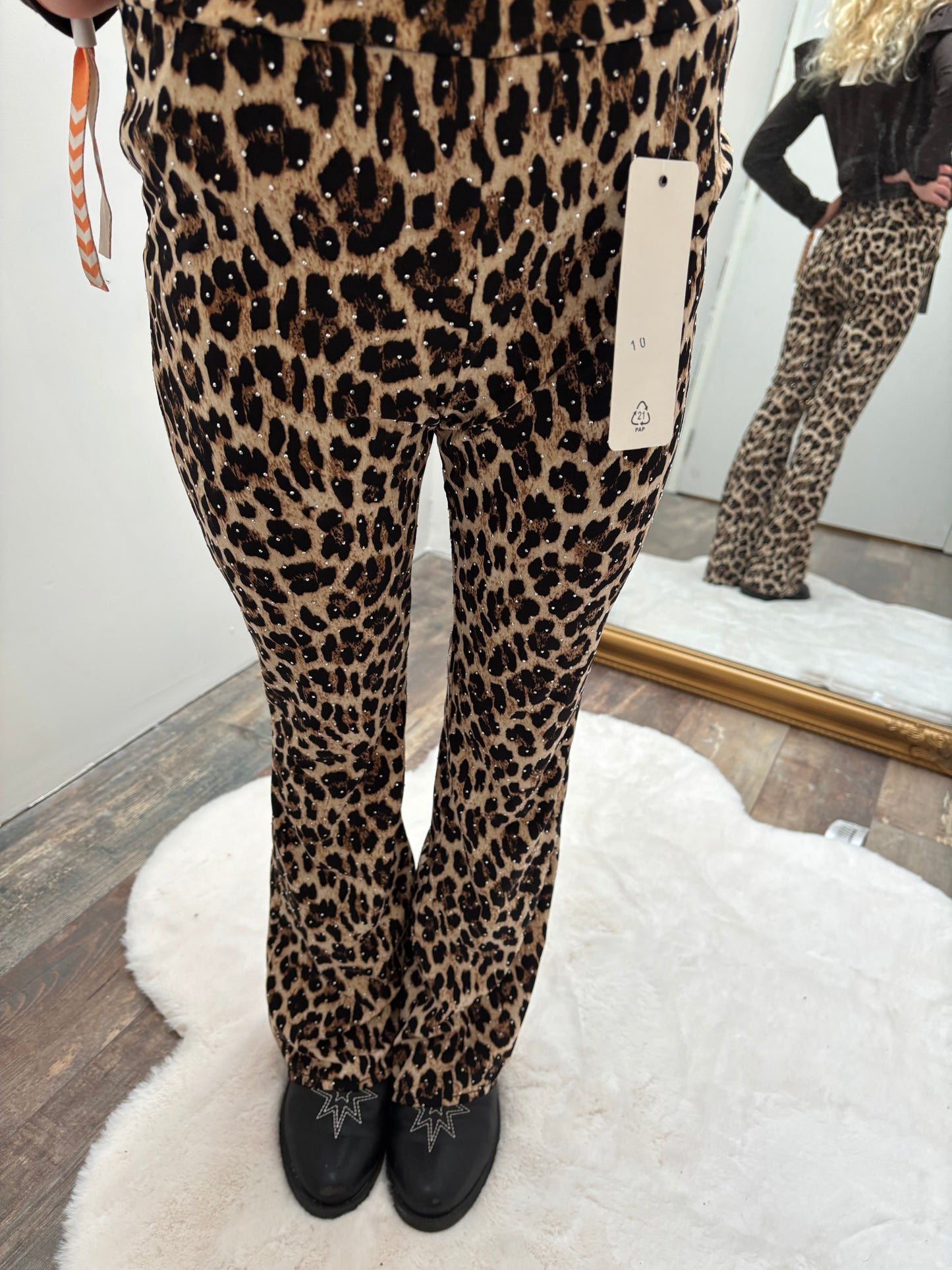 Flaired sparkle | Leopard
