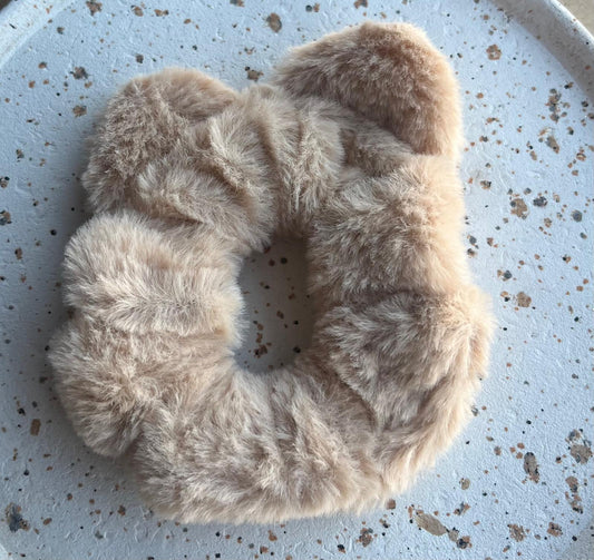 Scrunsie met oortjes | licht bruin